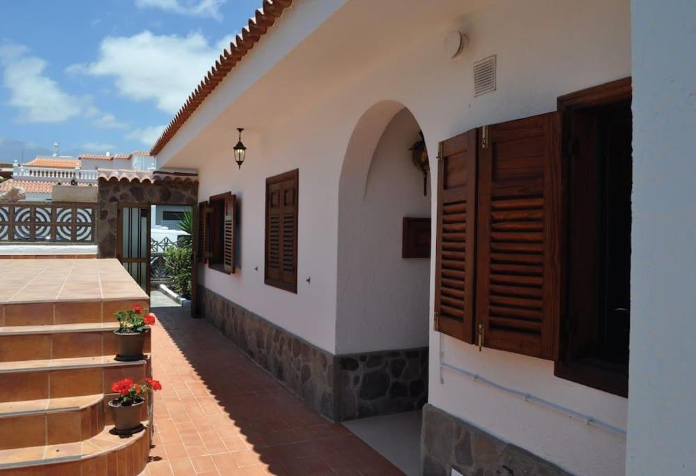 Los Cisnes Encantadora Casa Con Jardin Y Estudio Vista Al Mar El Medano  Ngoại thất bức ảnh