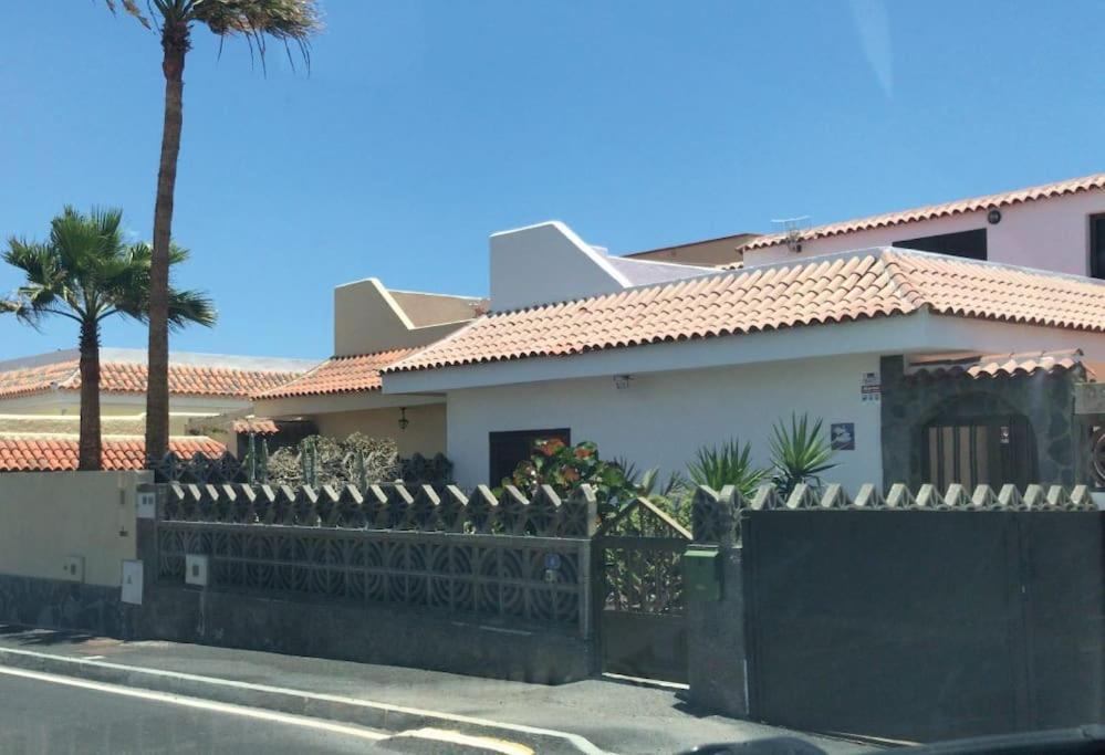 Los Cisnes Encantadora Casa Con Jardin Y Estudio Vista Al Mar El Medano  Ngoại thất bức ảnh
